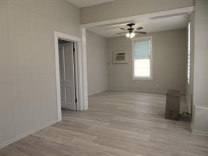 911 W Liveoak Street - Photo 5