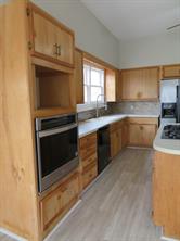 911 W Liveoak Street - Photo 8