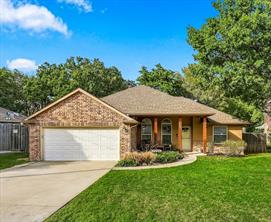 230 Oakwood Circle
