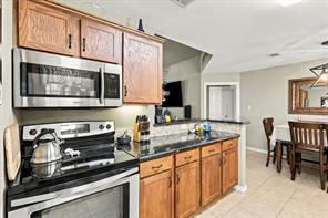 230 Oakwood Circle - Photo 8