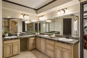 4008 Fairlakes Drive - Photo 14